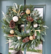 Load image into Gallery viewer, Antler Wreath