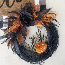 Load image into Gallery viewer, Classic Halloween Wreath