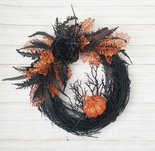 Load image into Gallery viewer, Classic Halloween Wreath
