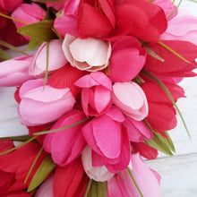 Load image into Gallery viewer, Red and Pink Tulip Heart Valentine&#39;s Day Wreath