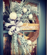 Load image into Gallery viewer, Winter Long Leaf Pine Wreath