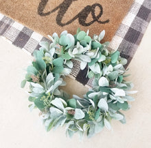 Load image into Gallery viewer, Farmhouse Lamb&#39;s Ear and Silver Dollar Eucalyptus Wreath